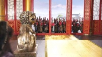 李元霸徒手举3000斤重的铜狮，还轻轻放下怕砸坏地板，杨广惊呼天神下凡！
