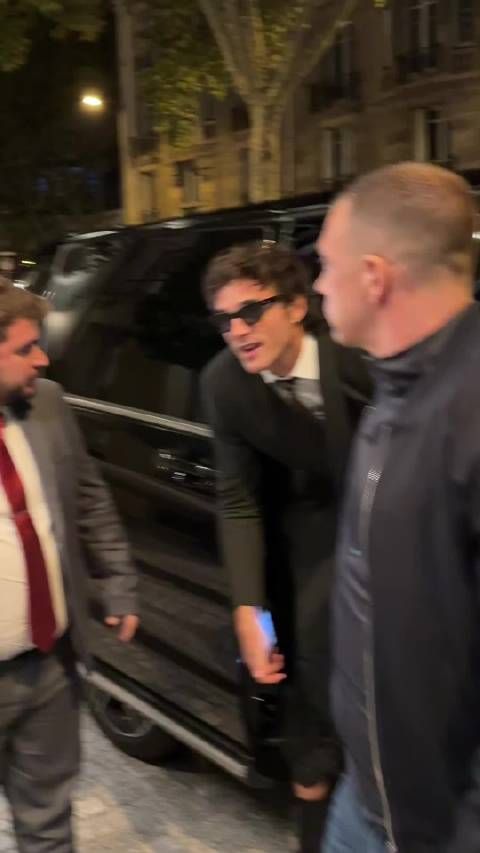 Jacob Elordi 亮相卡地亚晚宴，正装最为迷人，合约估计也快了！