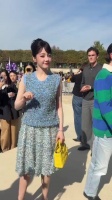 迪丽热巴看秀鞋跟断裂