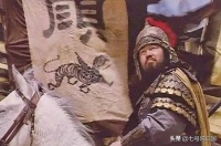 演义中，巅峰时期能击败张飞的猛将都有谁？只有2人而已