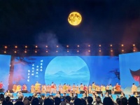 与李白有个约会 四川“万人赏月诵中秋”展演活动在绵阳江油举行