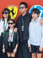 一家四口的颜值过于高了