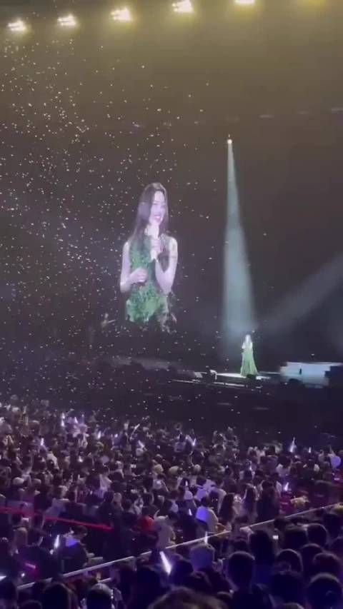 单依纯演唱会有一个环节是亲嘴儿用的