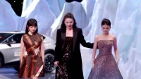 宋佳结完婚果然不一样！穿抹胸礼裙亮相，浑身透露着女人味！