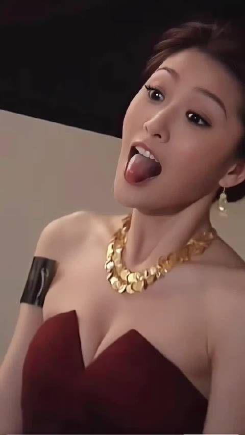 这舌头真好看,洗起来滑滑嫩嫩的!