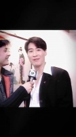 尊龙黎明罕见同框，两大巨星贵气逼人