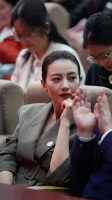这张脸还是太权威！多少有点儿360°无死角了