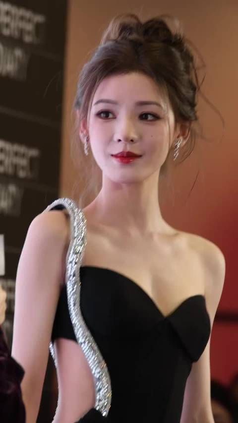谁懂啊!大半夜刷到她的生图,直接被惊艳到睡不着!