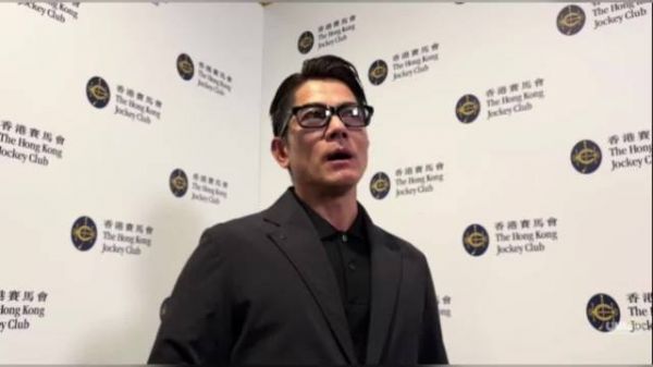 郭富城官宣三胎产女晒照，称家有三颗璀璨明珠