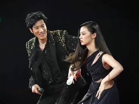 王力宏深圳演唱会嘉宾单依纯 和演《红高梁模特队》小品!