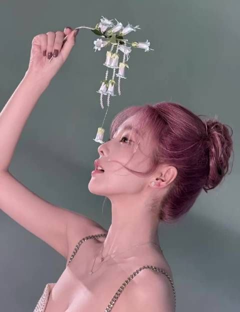 粉发白鹿美出新高度,完全是公主!