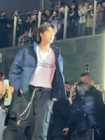 朋友们我看见张康乐了，他今天mlb活动，他真的好帅