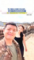 男子晒自己和妻子的合影:被妻子转身瞬间惊艳到了!