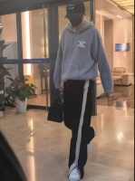 刘宇宁见家人小萝莉先喊舅舅引温馨互动