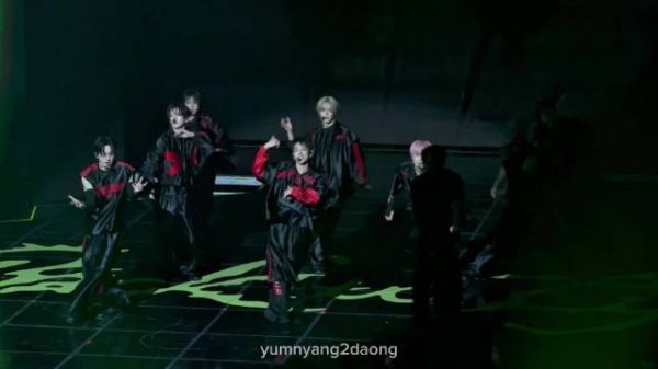 251028 &TEAM Debut SHOWCASE 饭拍 cr.logo