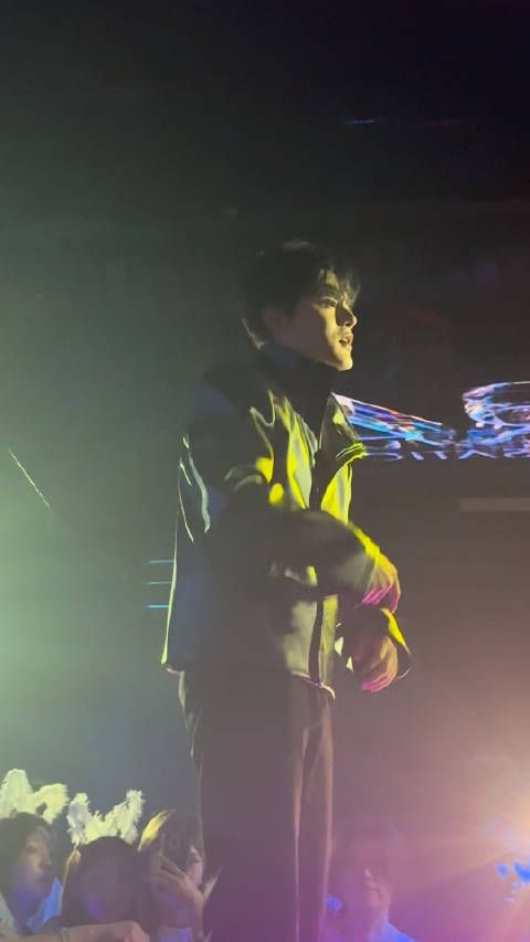 真是年纪大了 感觉在酒吧都能睡着了