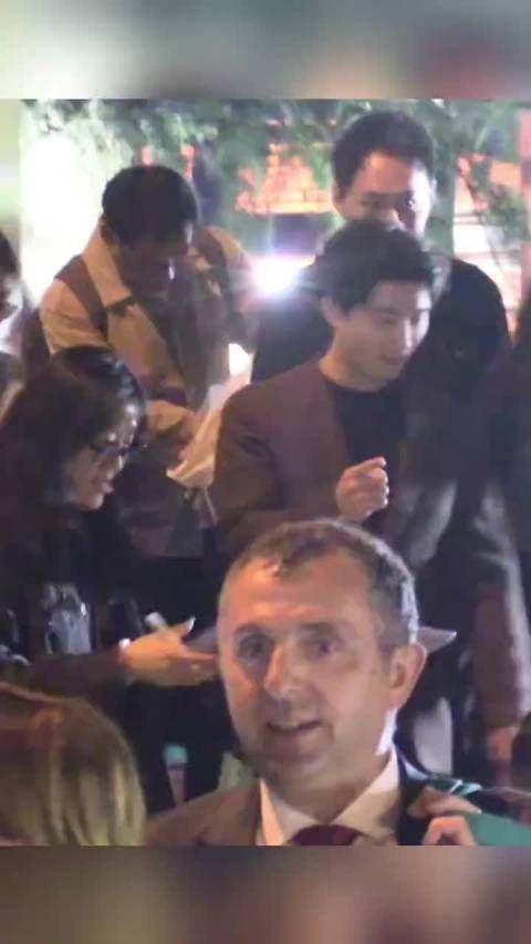 窦骁参加活动,依旧还是这么帅啊