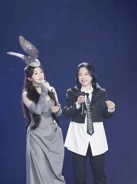 张含韵黄绮珊上海合唱思念一种爱,甜美力量交织