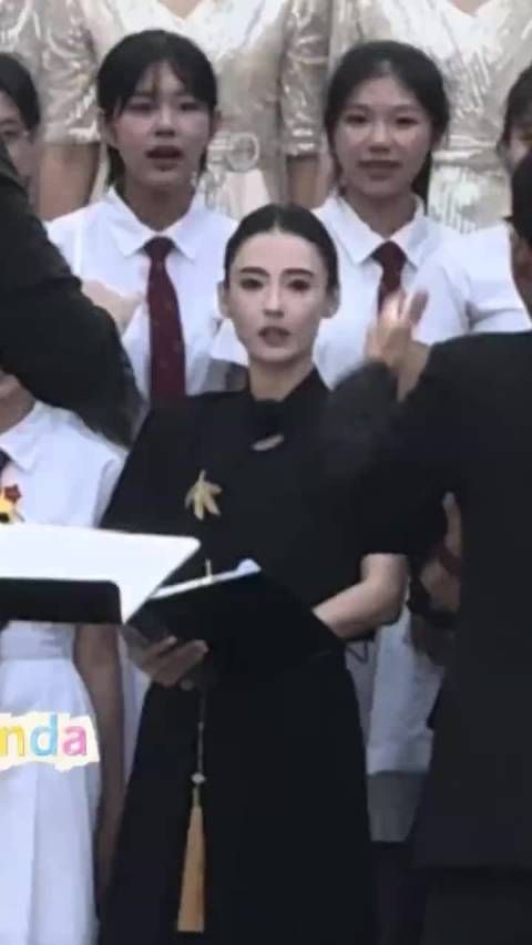 张柏芝大合唱状态惊艳,无法令纹皮肤细腻如初