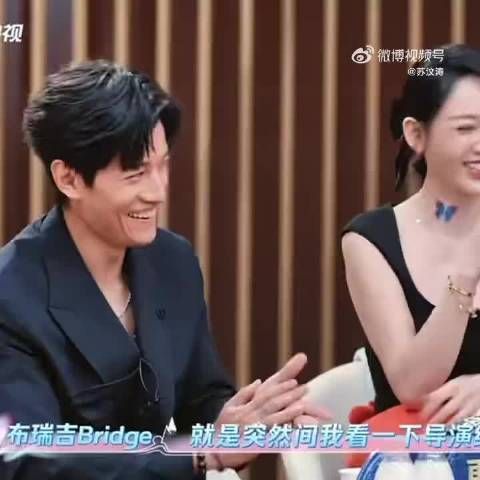 布瑞吉亲吻胡佳五次秀恩爱