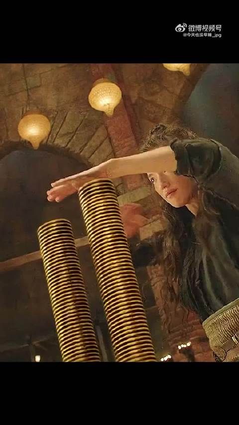 天下武功唯快不破,只要手速过快我就能绝地反击,这女人绝对是个高手