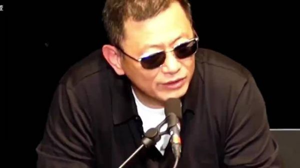 向太戳穿王家卫遮羞布:刘德华被坑成客串,邓光荣亏到破产,他凭啥这么横?