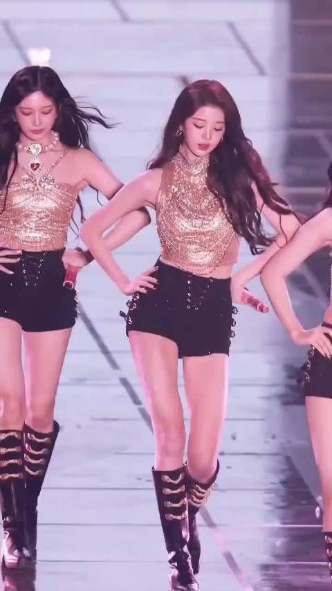 走路粉袭来 盘靓条顺女神太漂亮了