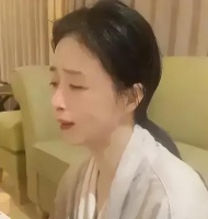 走了大S老路？42岁蒋欣减肥崩溃落泪，给女明星们狠狠上了一课