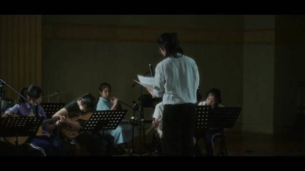 同学突然来关心，小孩只是觉得可笑