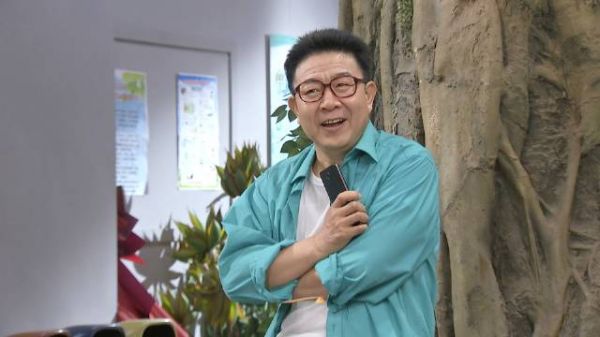《外来媳妇本地郎》本周日晚7点珠江频道播出，一首歌引发人际矛盾