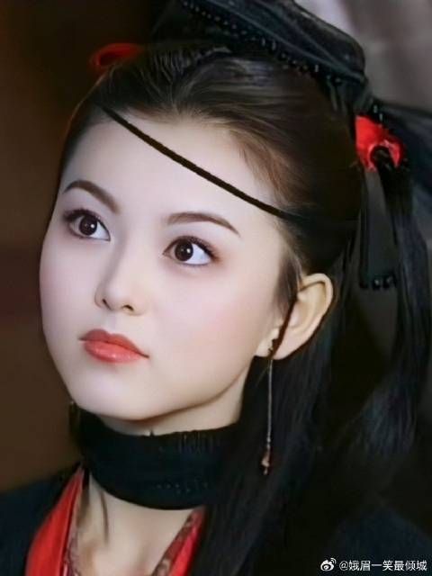 李湘年轻时的颜值有多绝?竟然艳压蒋勤勤和王艳