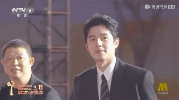 刘昊然为《解密》减重至120斤亮相金鸡红毯