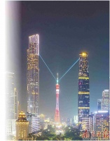 广州三塔首次联动上演灯光秀