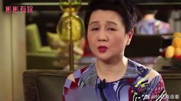 梁安琪曝光嫁入豪门的生活,蹲在街边流眼泪,一年都看不到孩子