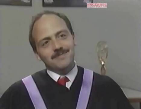 快来见识一下说话最快的人 每分钟500个词，快到不知道在说什么