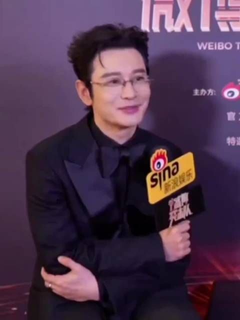 黄晓明称王鹤棣适合当导游,新综艺阵容引猜测