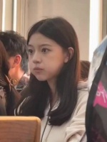 这种憨憨的女孩往往是最受欢迎的