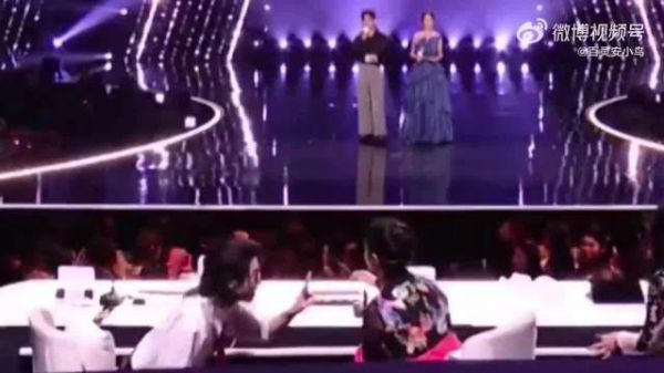 华晨宇手语安利演唱会，火星人秒懂八小时狂欢