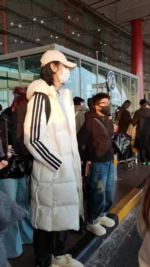 谁懂陈晓眉眼真的好帅！少年感好强，是白月光要多多拍戏