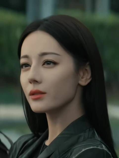 迪丽热巴不吃晚饭瘦6斤，粉丝改群公告暂停烤肉应援