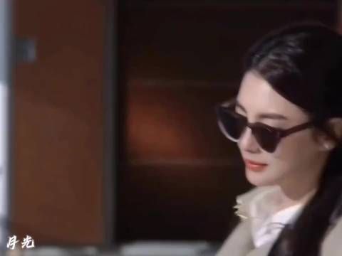 张雨绮骨相明艳镜头感绝佳，御姐甜妹造型皆惊艳