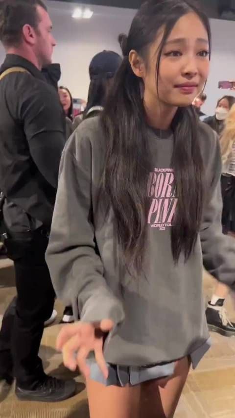 jennie也太美了吧!这么近的距离谁能受得了