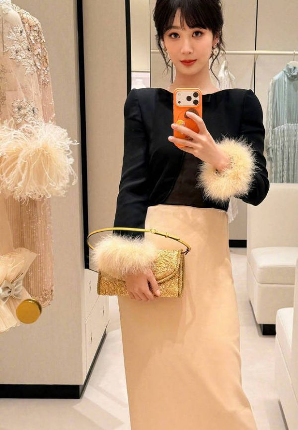 杨紫此次的千金造型非常出圈。