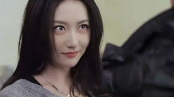 这样的白冰，我不信你看了不迷糊！