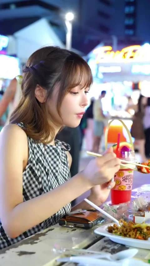 光头这摄影技术可以哈!这老板当的,天天带我玩