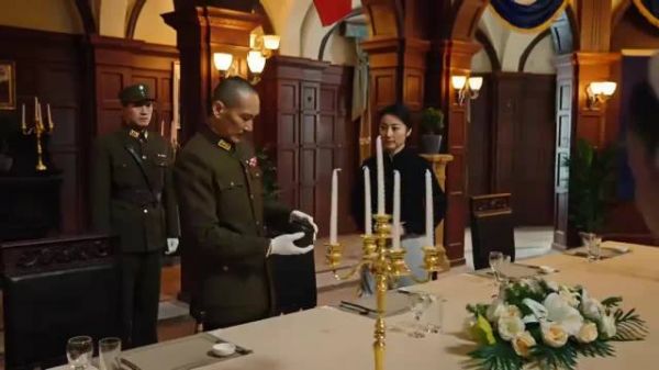 大决战:老蒋设宴接待主席,嫌餐桌上摆辣椒太土了,却对下人回怼