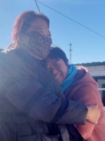 村支书偷偷为全村交了8年保费，一场洪水后，全村追着请她吃饭