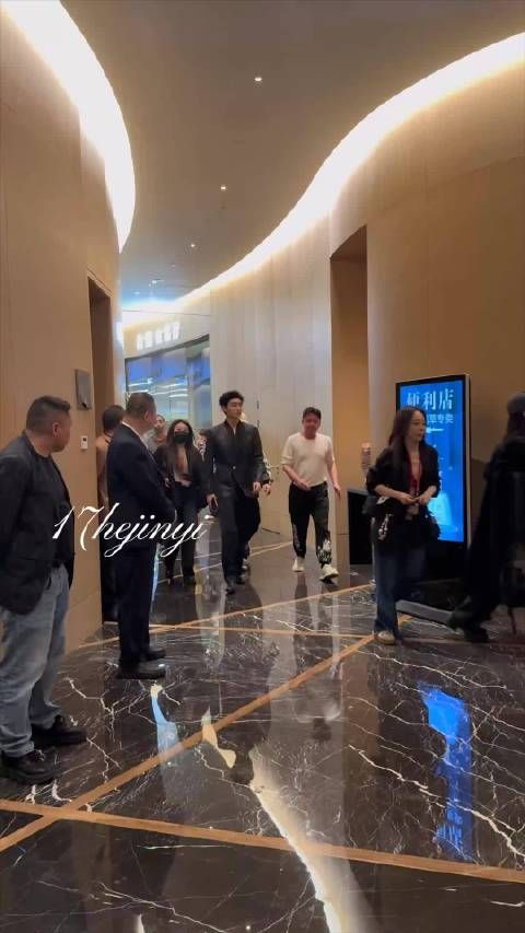 我靠帅飞我了，我滴妈呀！ @杨旭文 @杨旭文工作室 杨旭文杨旭文卢凌风