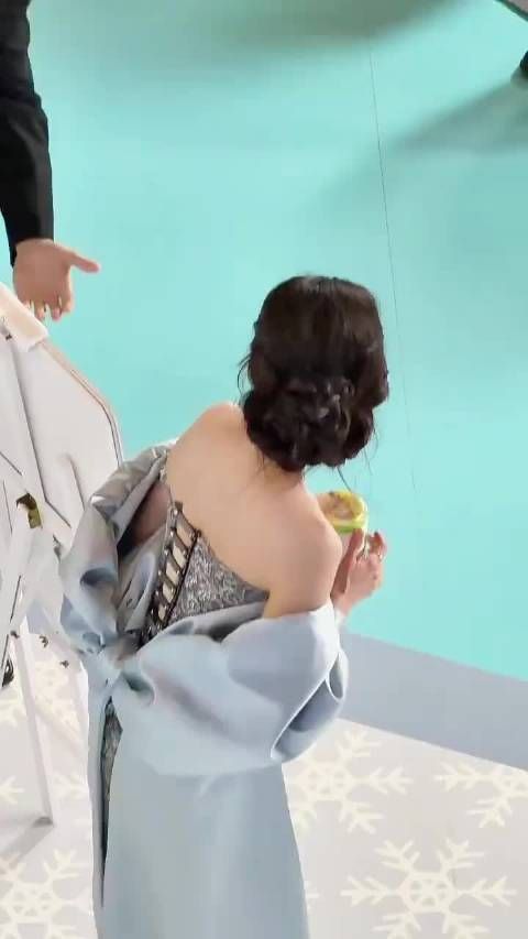 Prada官宣杨幂为品牌代言人