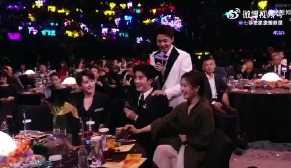 翟子路回应叫错李兰迪名字:刚才不是我啊